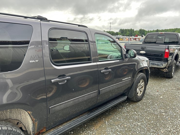 2010-gmc-yukon-image-15
