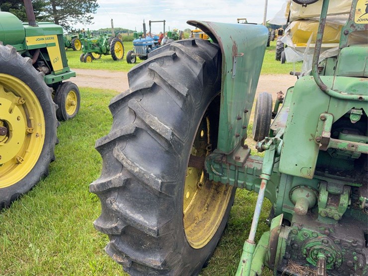 john-deere-3010-image-5