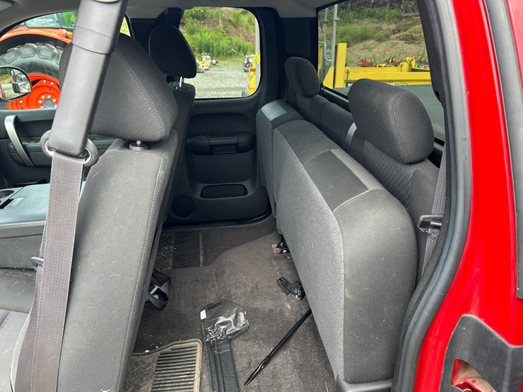 2011-chevrolet-1500-image-37