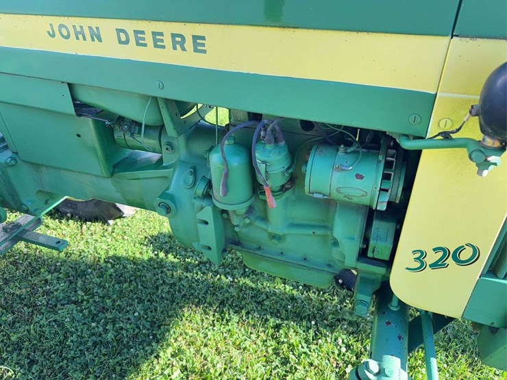 john-deere-320s-image-11