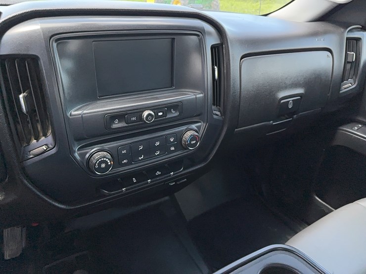2016-chevrolet-2500-image-17
