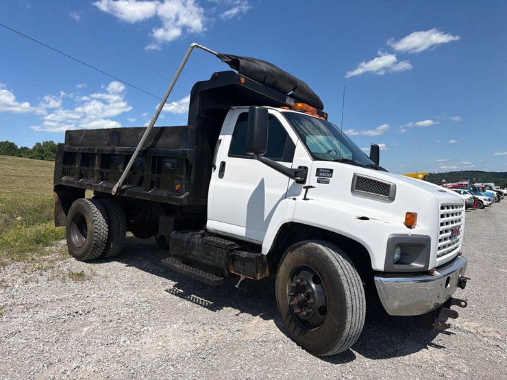 #45-•-2005-gmc-c6500-single-axle-dump-truck-image-3