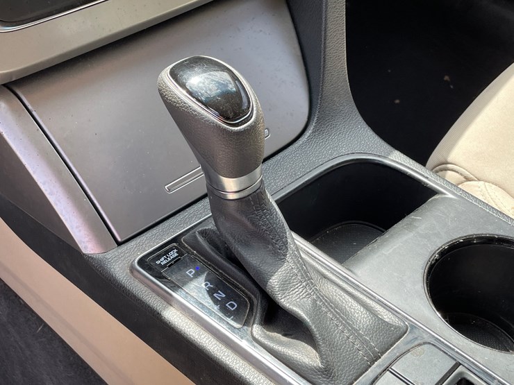 #160-•-2015-hyundai-sonata-(clean-tx-title)-image-52
