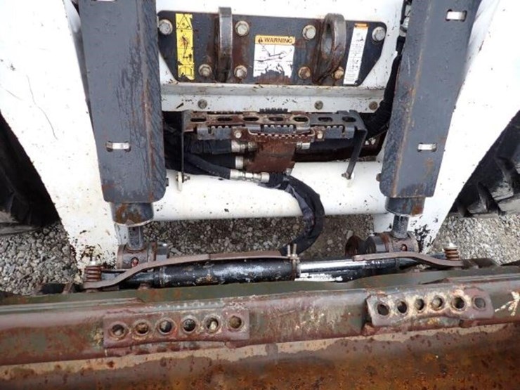 2020-bobcat-s850-image-35
