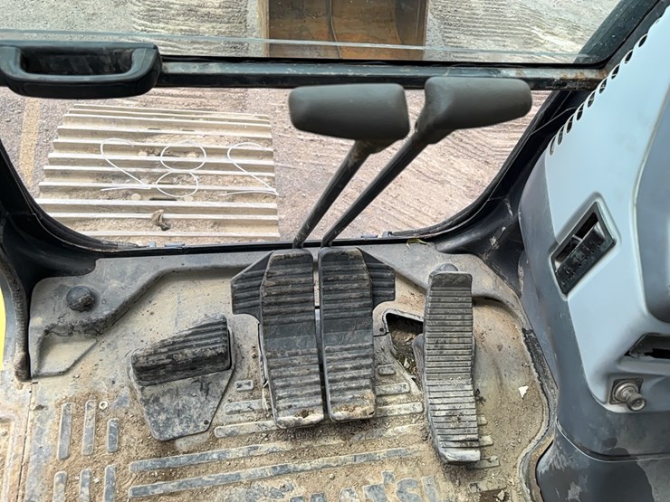 komatsu-pc270-lc-7-image-25