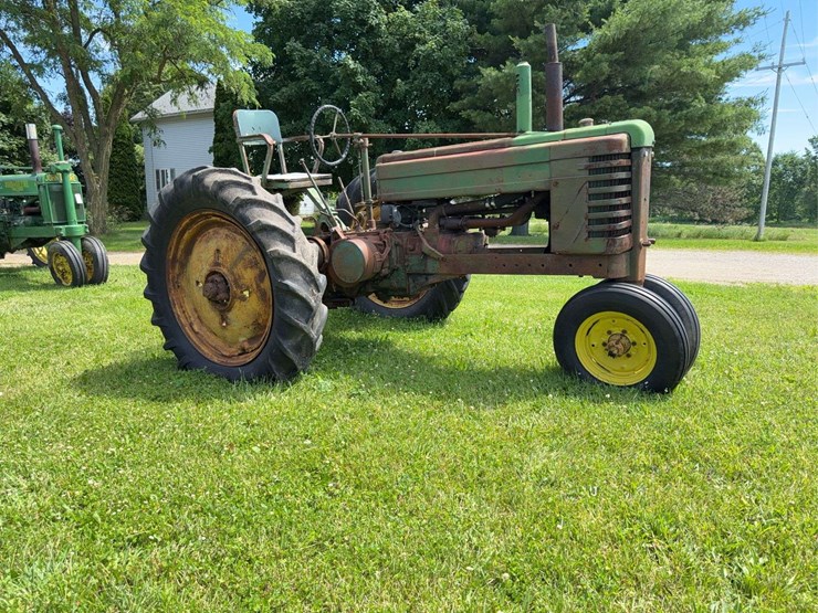 john-deere-model-b-image-1