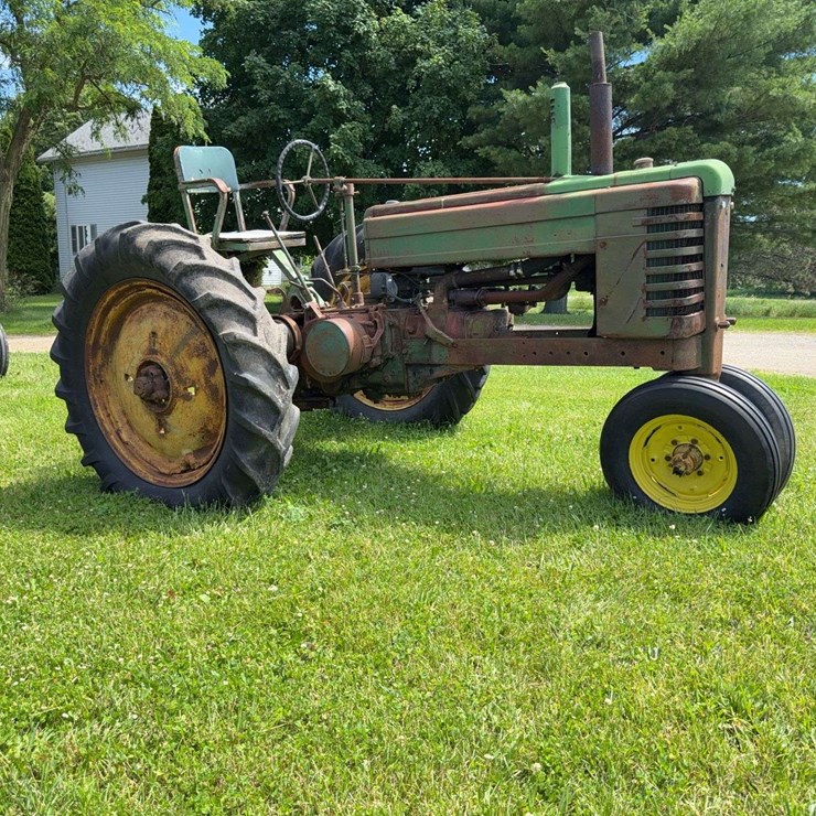 JOHN DEERE MODEL B