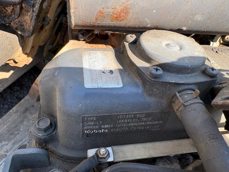 kubota-d1305-3-cylinder-diesel-engine-image-3