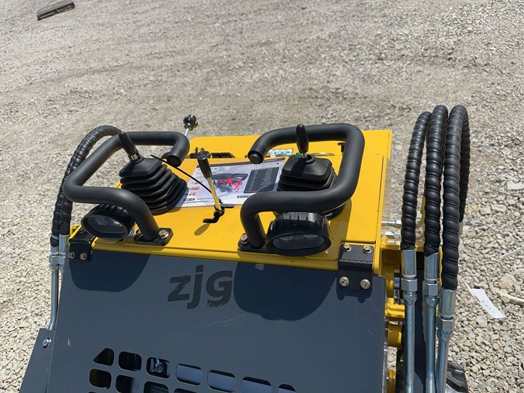 2026-zjg-zj-380-tracked-mini-skid-steer-loader-image-12