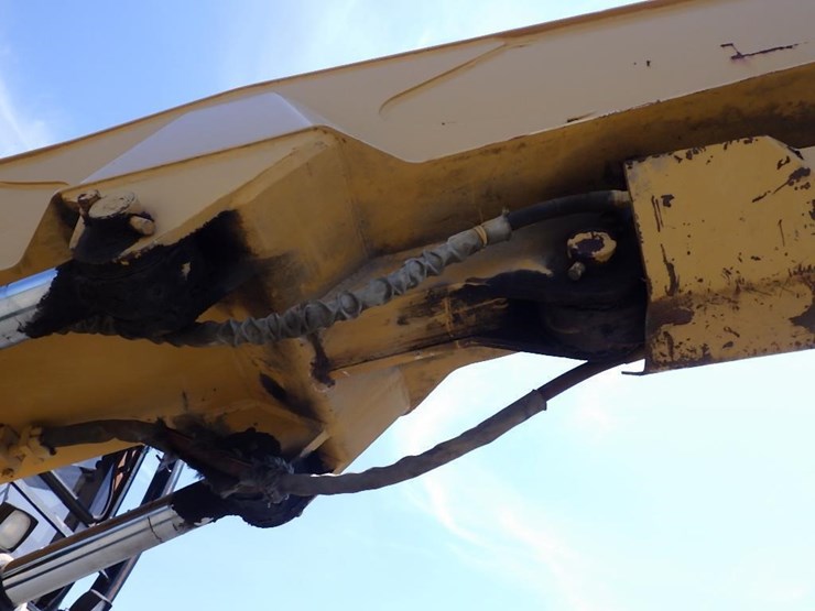 caterpillar-325l-image-25