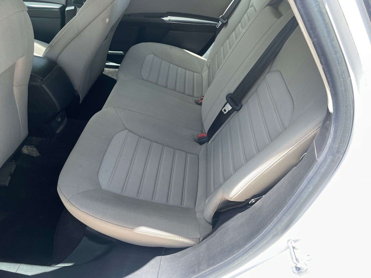 2020-ford-fusion-4-door-sedan-(151,145-miles)-image-14