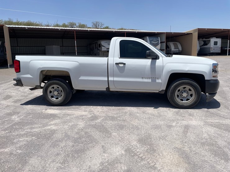 #156-•-2018-chevy-work-truck-(clean-nm-title)-image-4