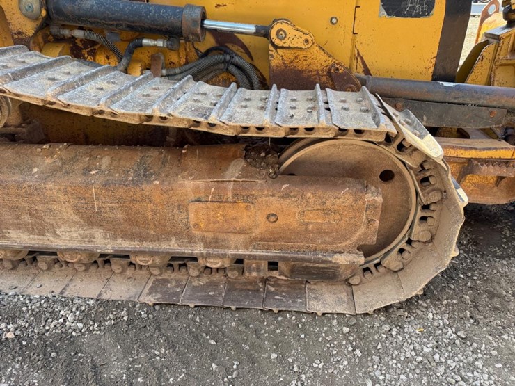 caterpillar-d3k-xl-image-14