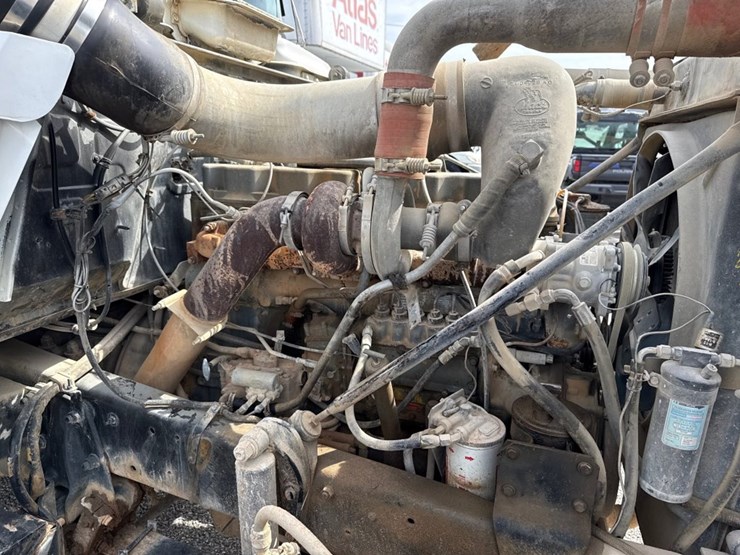 #77-•-1989-mack-r690t-single-axle-fuel-truck-image-9