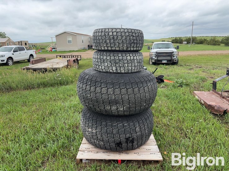 galaxy-turf-tractor-tires-&-rims-image-6