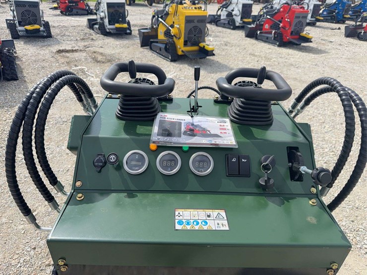 2026-zjg-zj-380-tracked-mini-skid-steer-loader-image-10