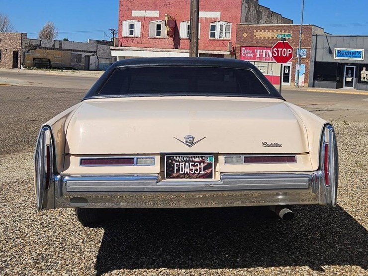 1976-cadillac-coupe-deville-image-7