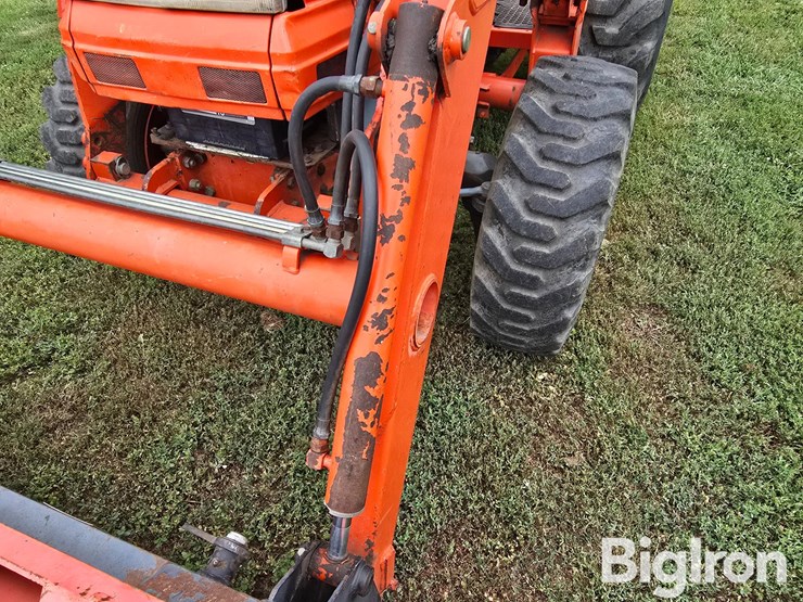 1995-kubota-l2900-image-12