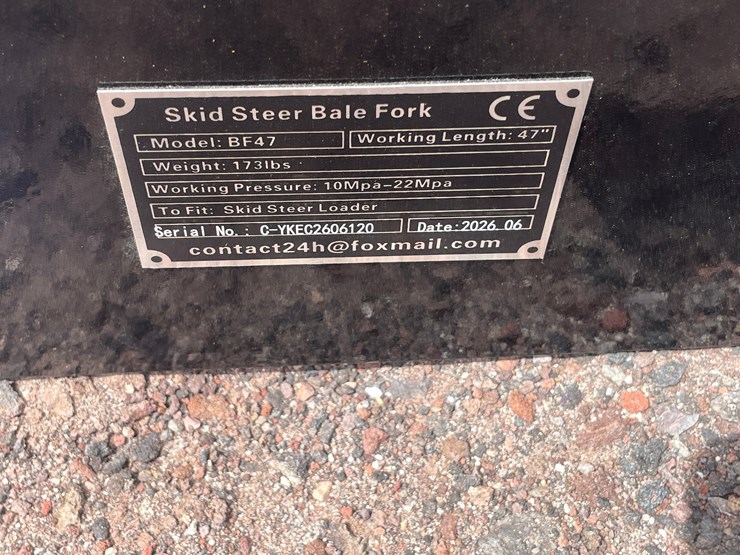 #1356-•-skid-steer-bale-fork-image-5