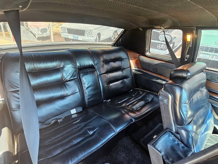 1976-cadillac-coupe-deville-image-15