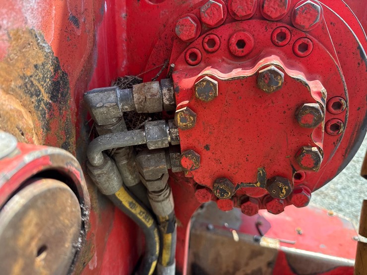 2014-caterpillar-501-image-38