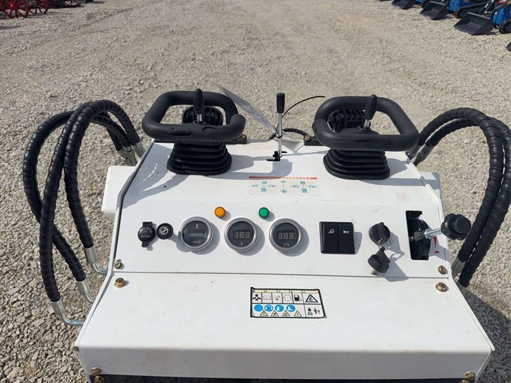 2026-zjg-zj-380-tracked-mini-skid-steer-loader-image-9