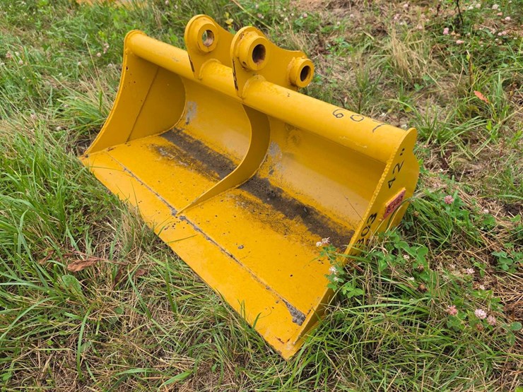 caterpillar-303-image-1