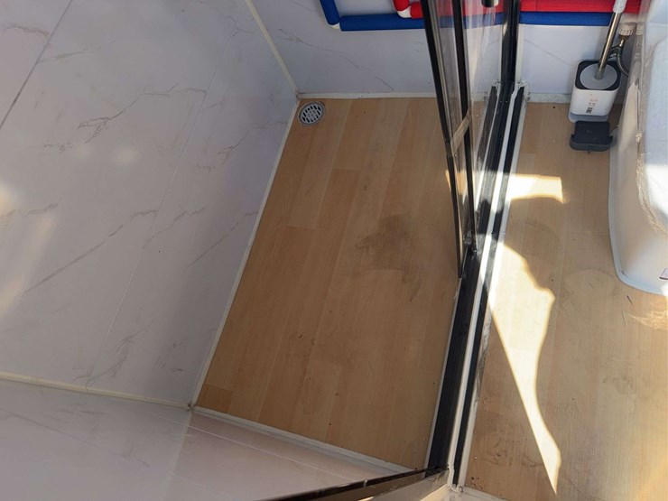 new-portable-bathroom-w/-shower-image-11