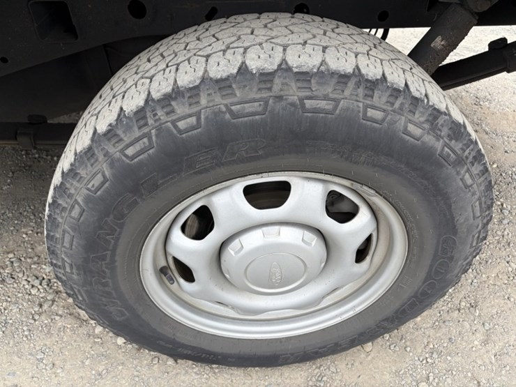 2017-ford-f150-xl-image-17