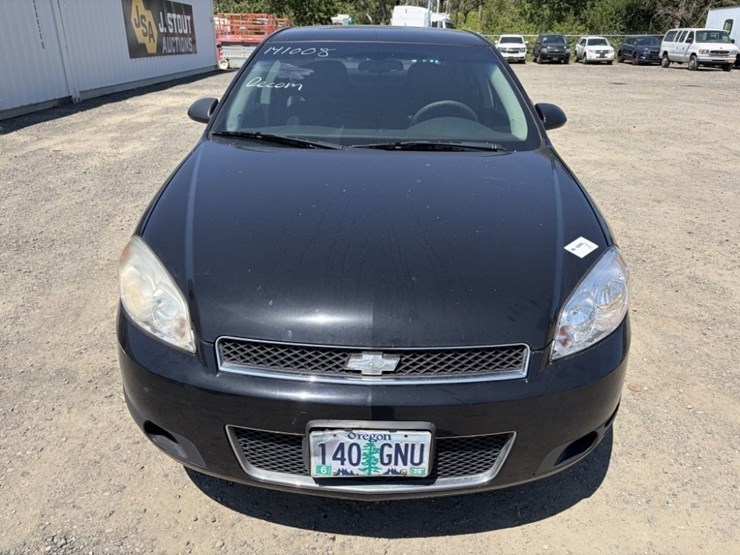 2014-chevrolet-impala-limited-sedan-image-8