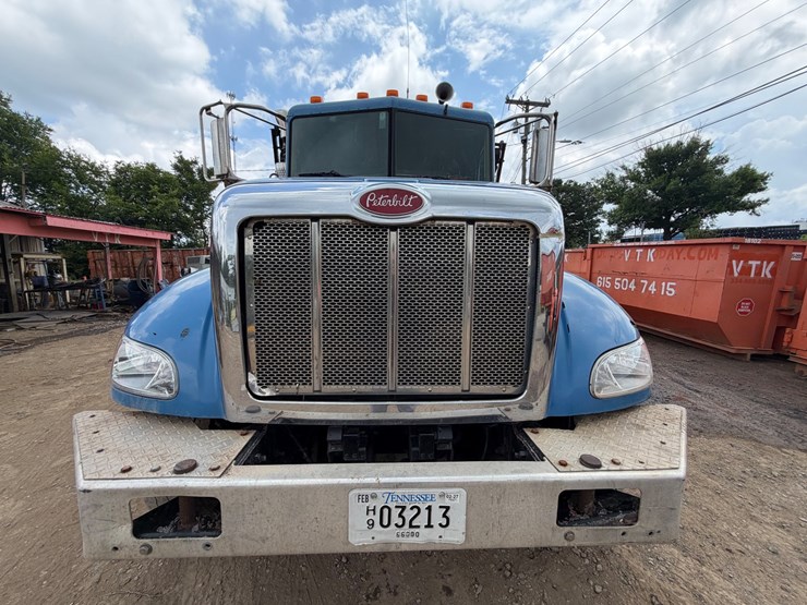 #89-•-2008-peterbilt-roll-off-tandem-axle-truck-image-15