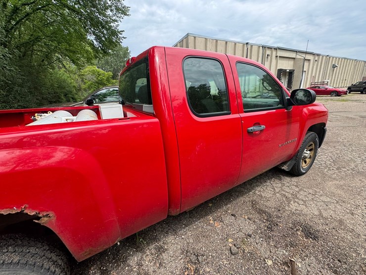 #1868-•-2009-chevy-silverado-pickup-truck-image-21