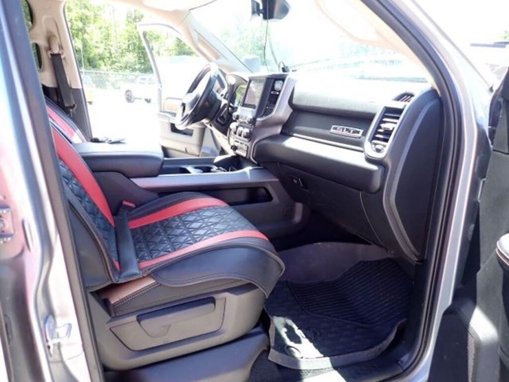 2022-dodge-ram-5500-image-41
