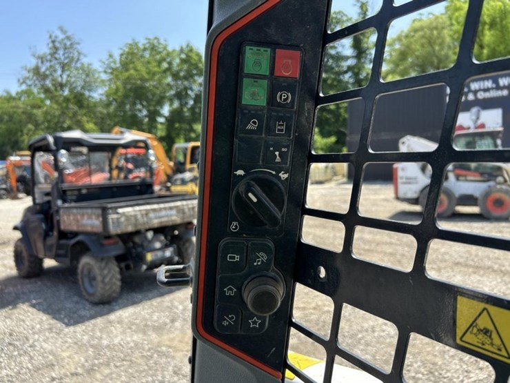 2021-bobcat-t76-image-15