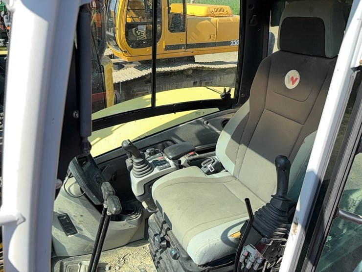 2017-wacker-neuson-et145-image-26
