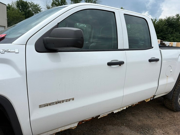 2016-gmc-1500-image-10