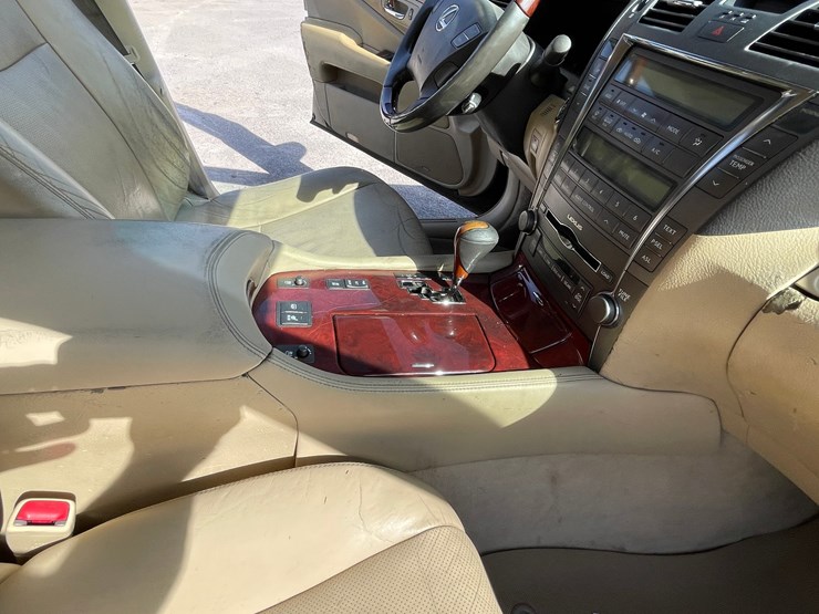 #163-•-2007-lexus-ls-460-(clean-nm-title)-image-13