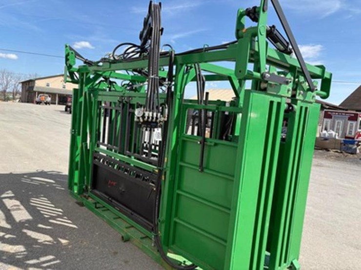 hydraulic-squeeze-chute-image-6