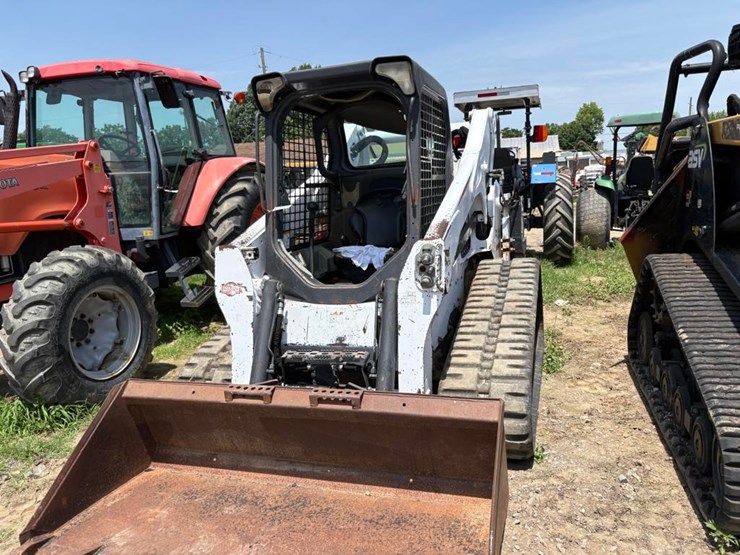 2014-bobcat-t750-image-2