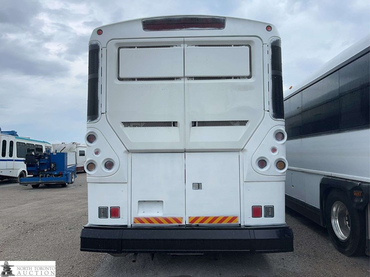 non-operable-2010-motor-coach-industries-d4500-t/a-passenger-wheelchair-accessible-bus-image-5