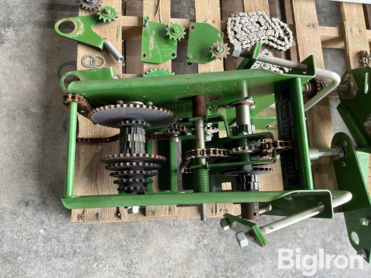 john-deere-12-image-15