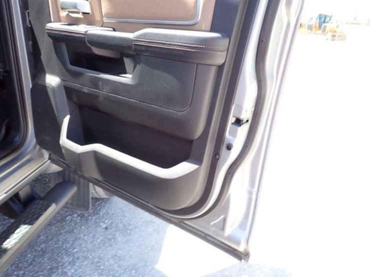 2022-dodge-ram-5500-image-46