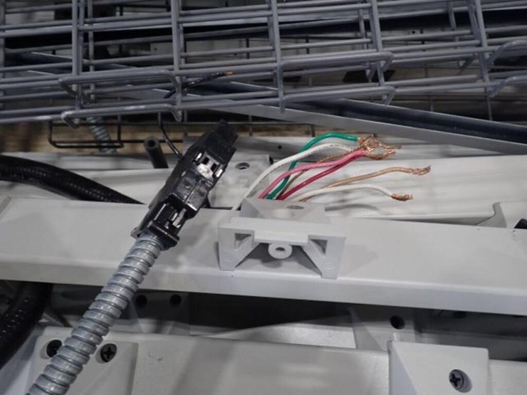 qty-of-(12)-multi-station-connectable-desks-&-image-10