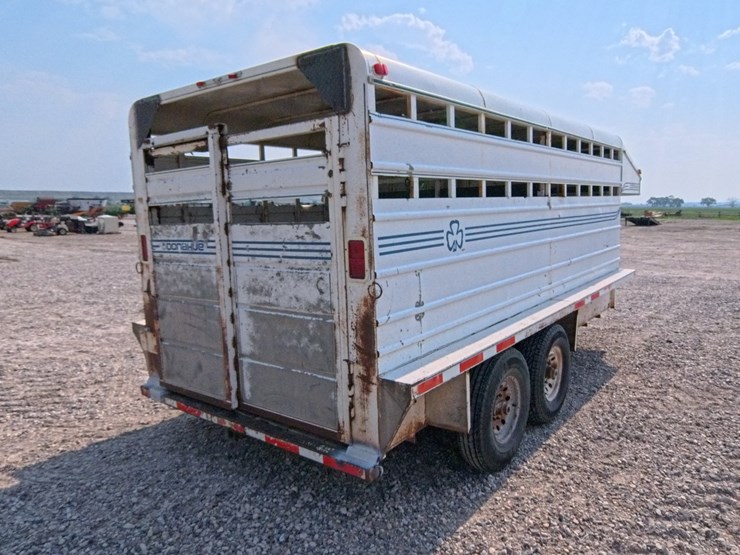#1088-•-2000-donahue-livestock-trailer-image-4