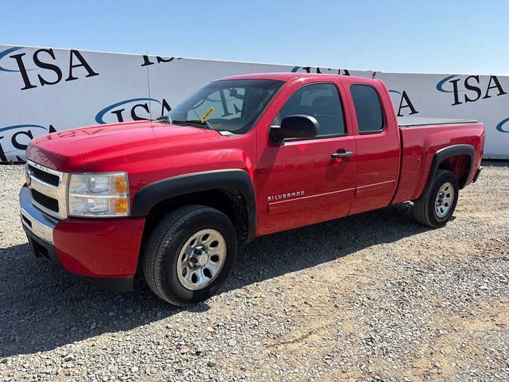 2011-chevrolet-1500-image-1