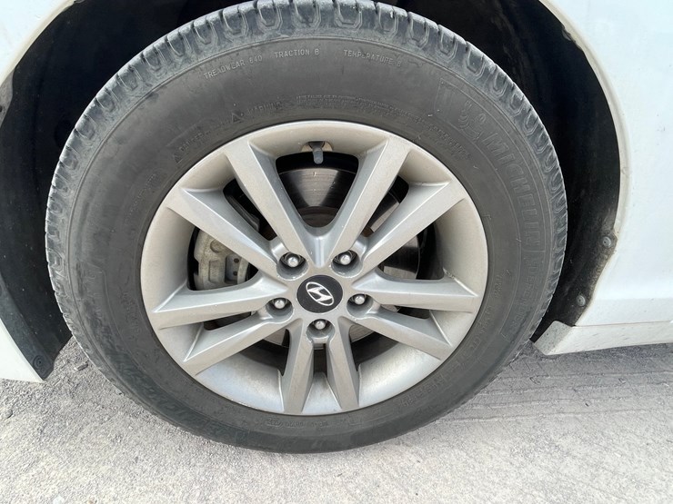 #160-•-2015-hyundai-sonata-(clean-tx-title)-image-30