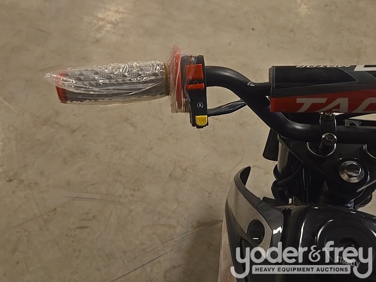 unused-db-10-dirt-bike,-red-image-15