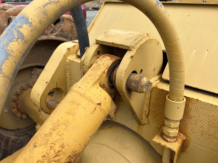 caterpillar-815a-image-12
