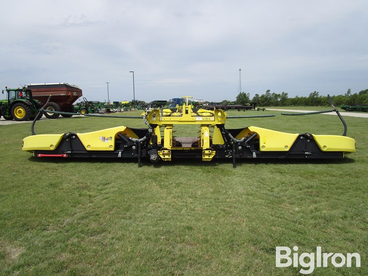 2022-john-deere-772-image-6