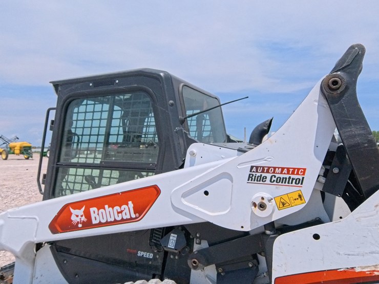 2021-bobcat-t64-image-19